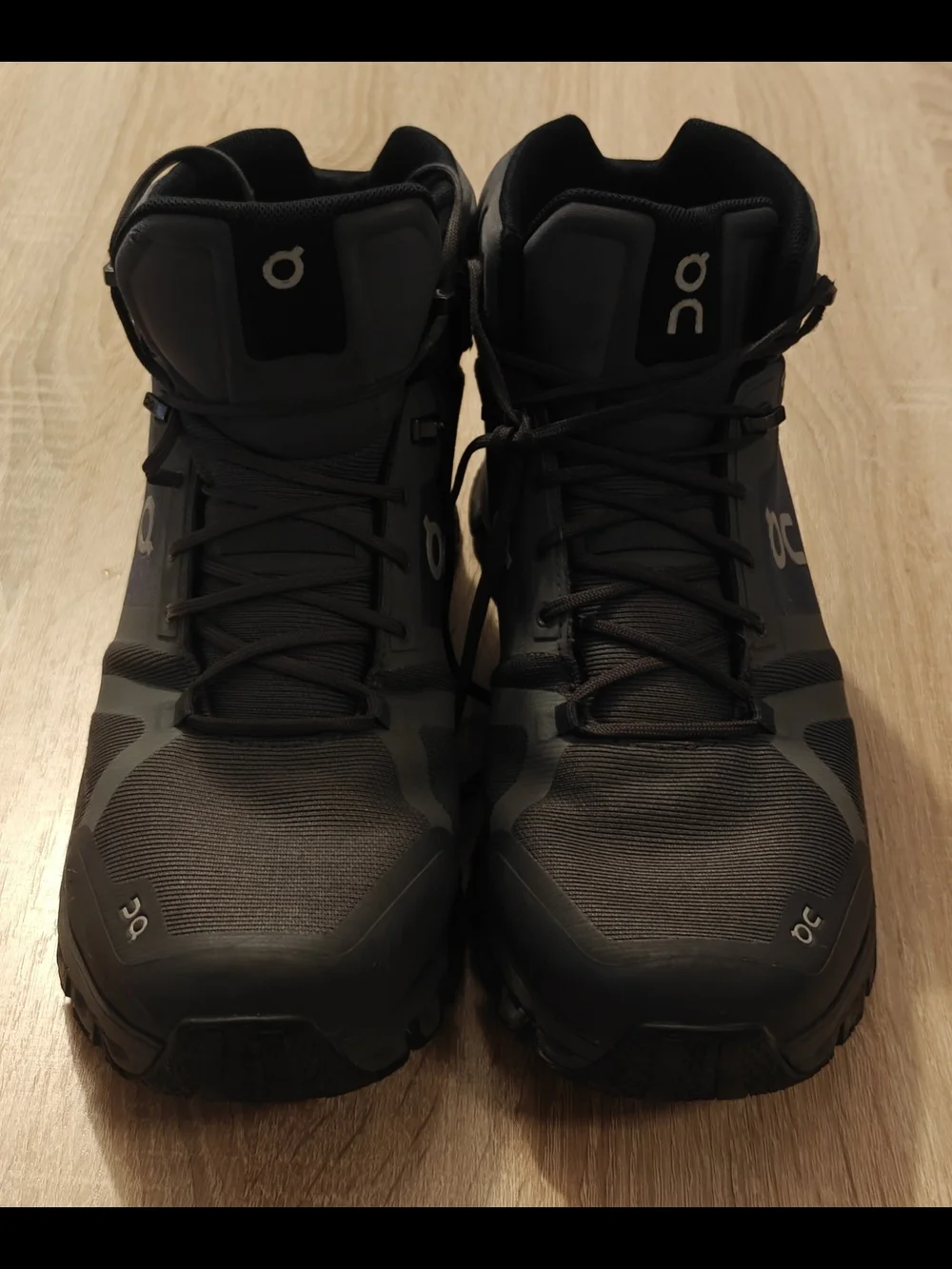 ON Cloudrock Waterproof Hiking Boots Men’s Size 10 Rock Eclipse 23-99246 Trail